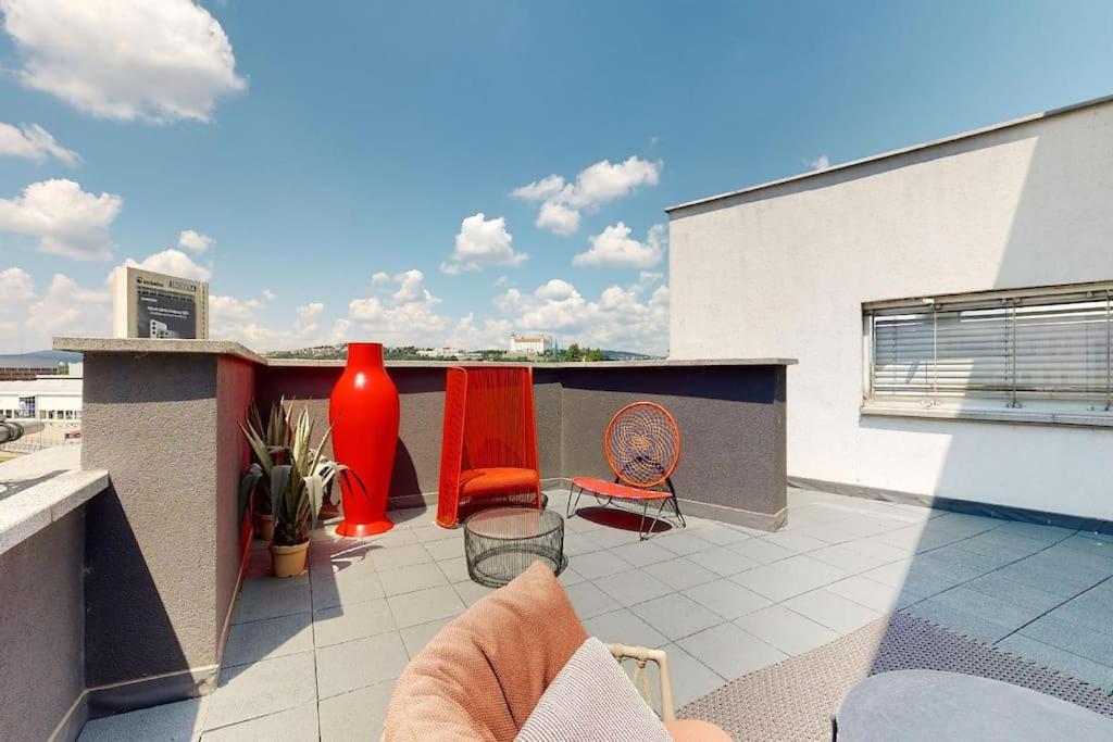 Apartmán Stylovy Loft S Ohromnou Terasou Bratislava Exteriér fotografie